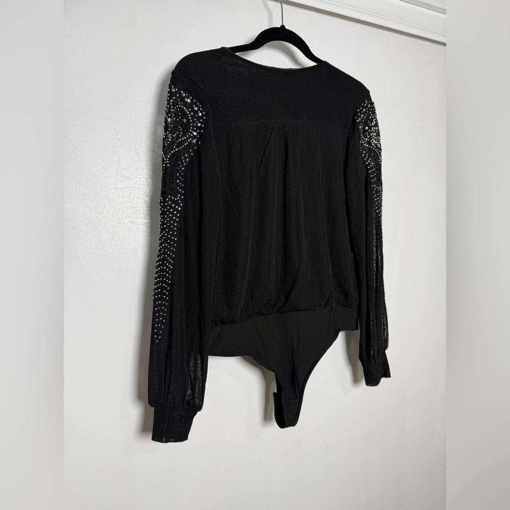 Ember Bodysuit Long Sleeve V-Neck Black Rhinestone Sleeve Size M NWOT - Picture 4 of 9